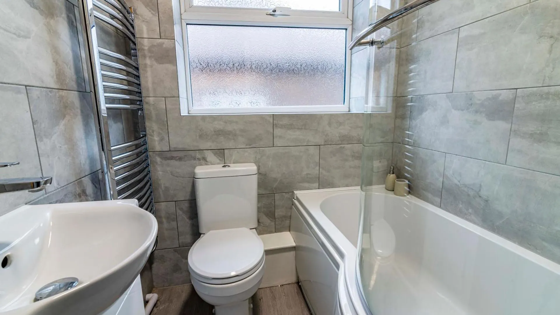 3 Bedroom, Private Orchard, Private Bathroom, Driveway Nottingham 0*,  United Kingdom