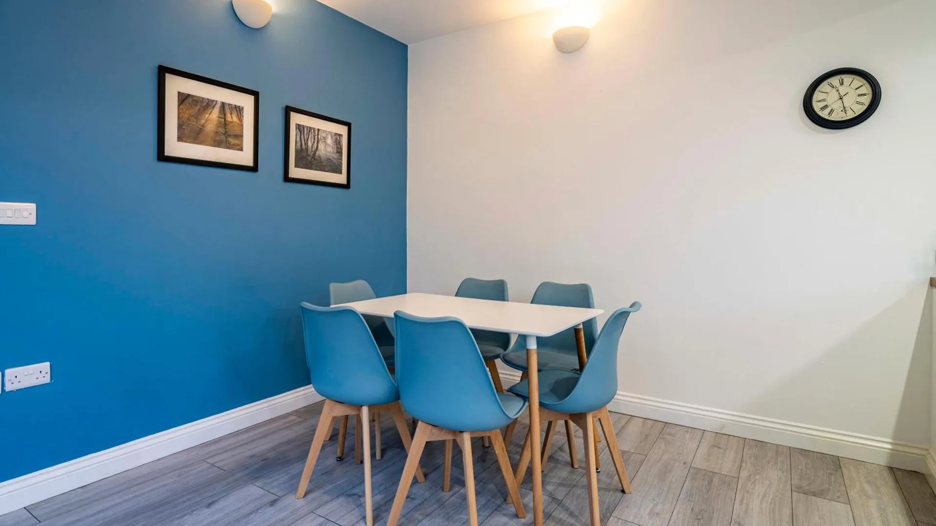 Villa 3 Bedroom, Private Orchard, Private Bathroom, Driveway Nottingham