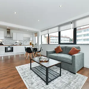  Apartment Carlton Heights: Modern 2-bedroom Corporate And Leisure